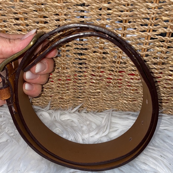 Butterfly flower Embossed leather belt - Picture 7 of 8